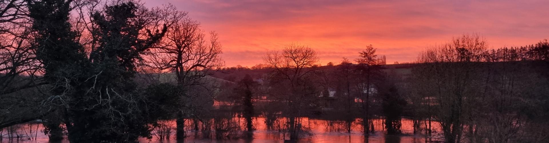 Lever de soleil après la crue